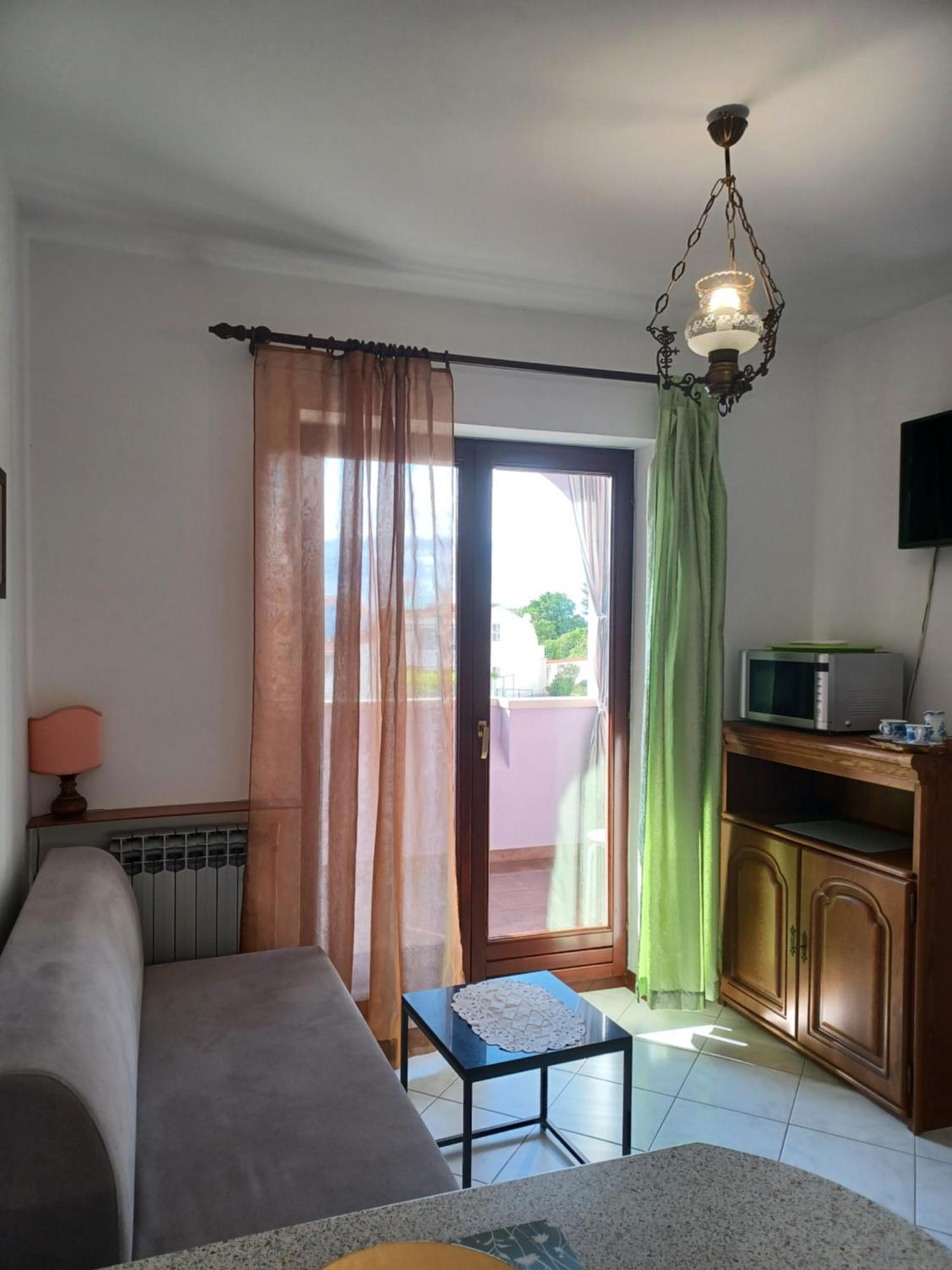 Purple House Apartment Pula Ruang foto