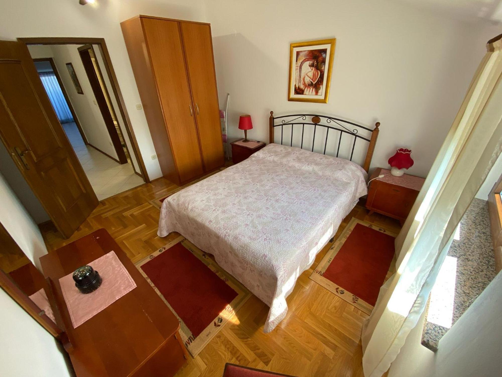 Purple House Apartment Pula Bagian luar foto