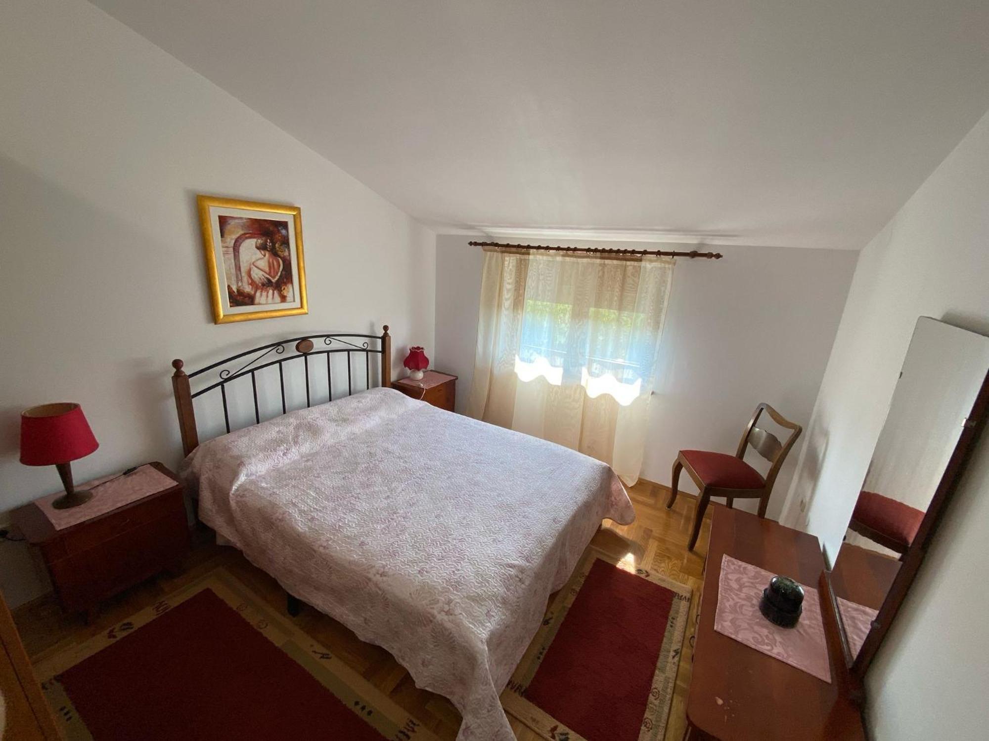 Purple House Apartment Pula Bagian luar foto